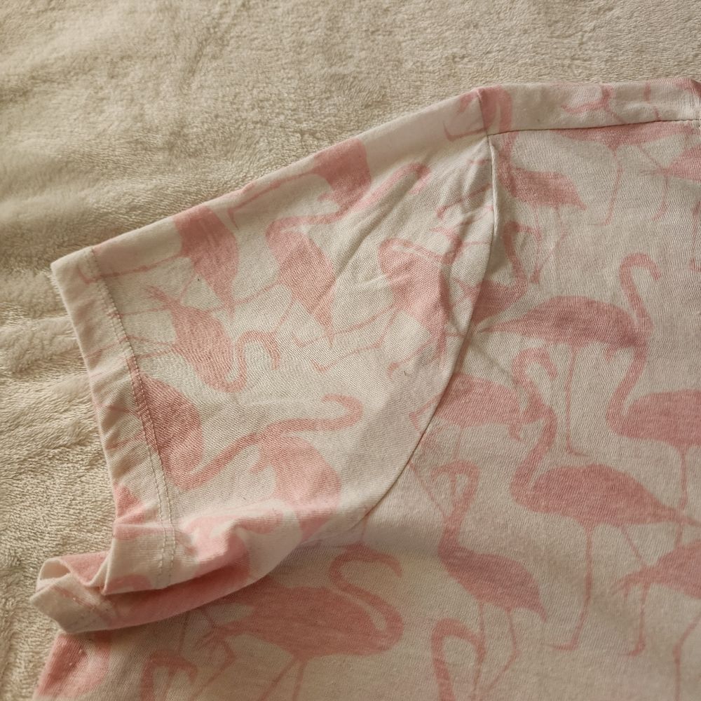 Torrid Classic Fit Size 3 White With Pink Flamingos Shirt Sleeve Tshirt - Picture 7 of 7